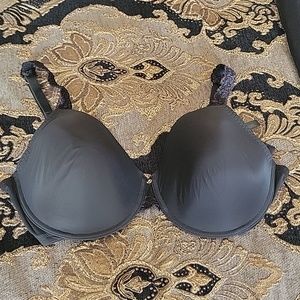 Natori bra 40D black & lace straps NWOT